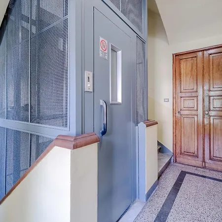 Guesthost - Piazza Vittorio Veneto *