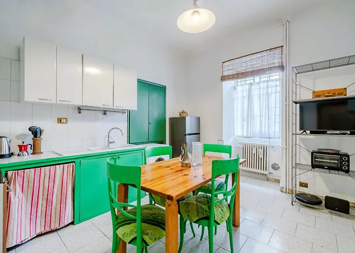 Guesthost - Piazza Vittorio Veneto Apartment *