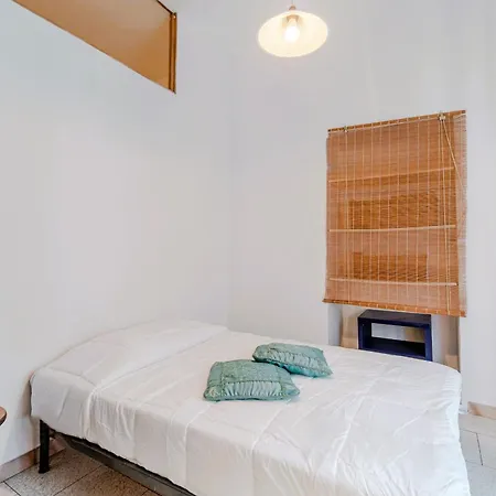 Guesthost - Piazza Vittorio Veneto Apartament