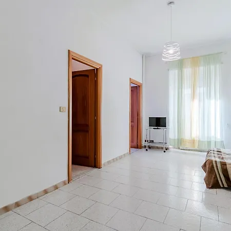 Guesthost - Piazza Vittorio Veneto *